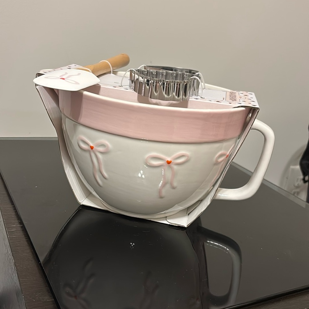 Pink bow baking set